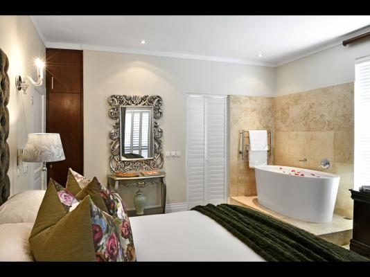 Le Petit Bijou Boutique Apartments - 237271