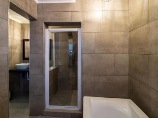 Lala Dene Lodge - 237396