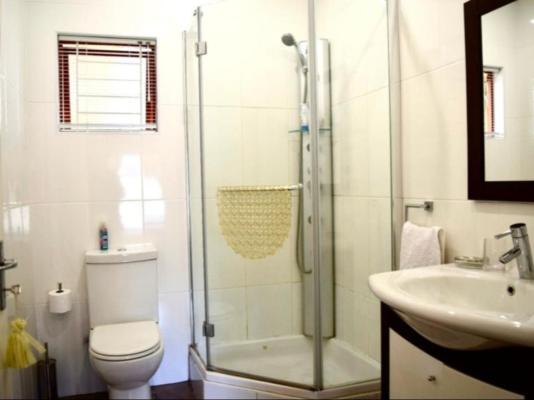 Upper Room Guesthouse - 237488