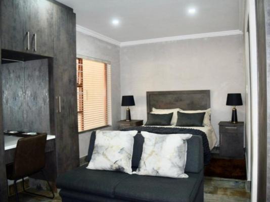 Upper Room Guesthouse - 237494