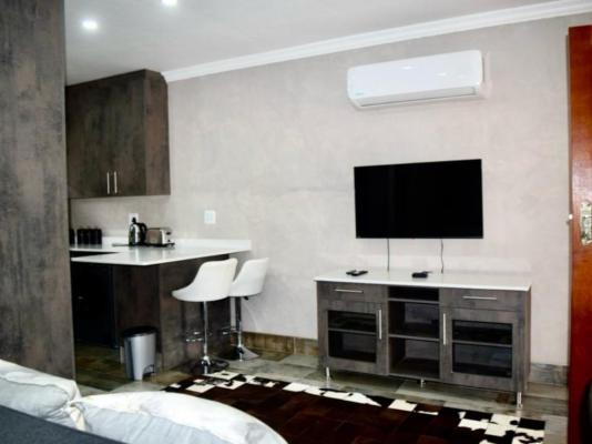 Upper Room Guesthouse - 237496