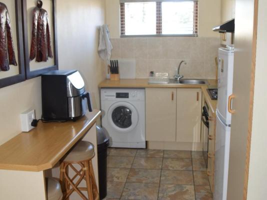 Upper Room Guesthouse - 237503