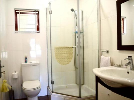 Upper Room Guesthouse - 237509
