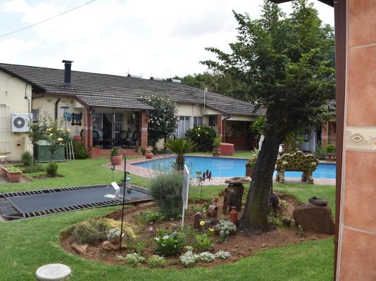 African Elephant Guest House - 237733