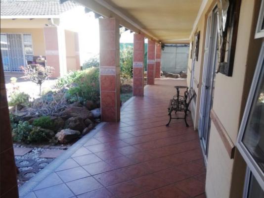 African Elephant Guest House - 237734