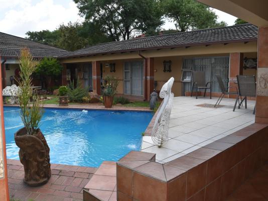 African Elephant Guest House - 237736