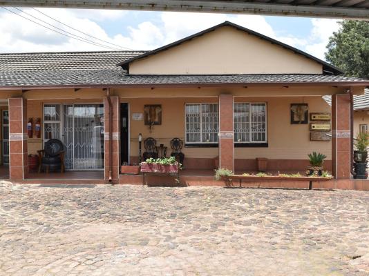 African Elephant Guest House - 237739