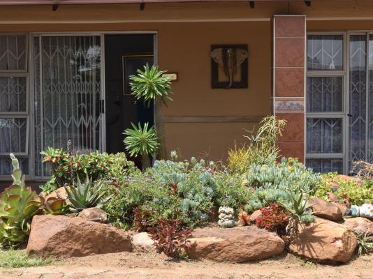 African Elephant Guest House - 237742