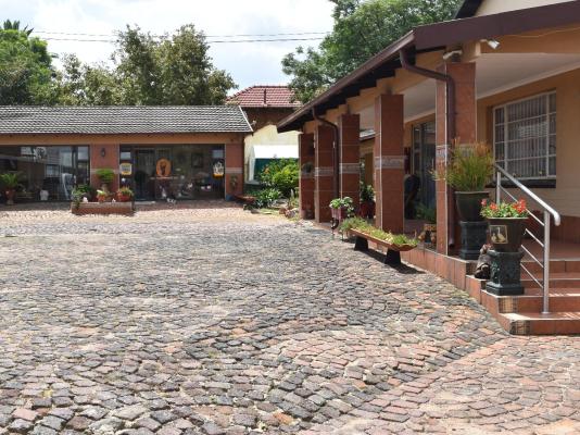 African Elephant Guest House - 237745