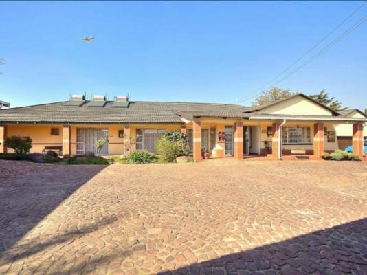 African Elephant Guest House - 237746