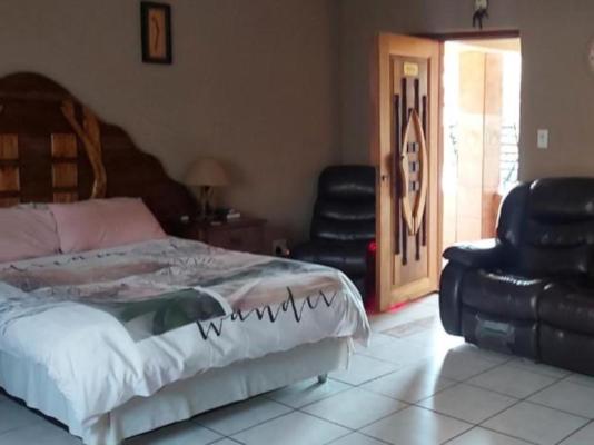 African Elephant Guest House - 237748