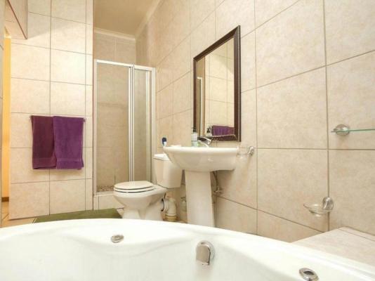 African Elephant Guest House - 237767