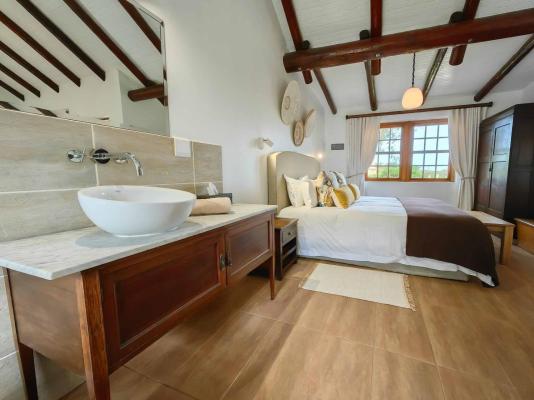 Oyster Bay Lodge - 237815