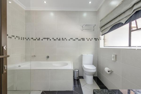 Moyres Guest House - 238064