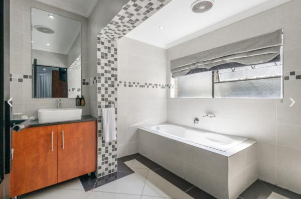Moyres Guest House - 238083