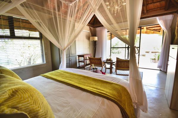 Impala Lily Suite