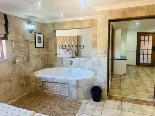 Bishop Manor - 238514