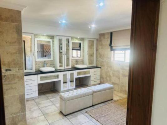 Bishop Manor - 238516