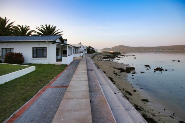 Sea Cottage Langebaan 4 Sleeper - 238899