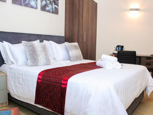 The Pillows Suites Villa - 239371