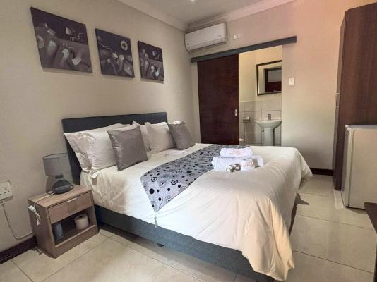 The Pillows Suites Villa - 239396