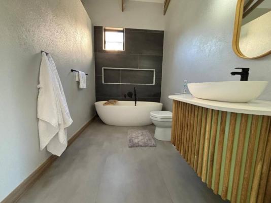 Wabi Sabie River House - 239595