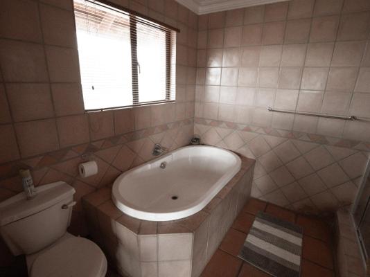 Weavers Nest Guesthouse - 239638