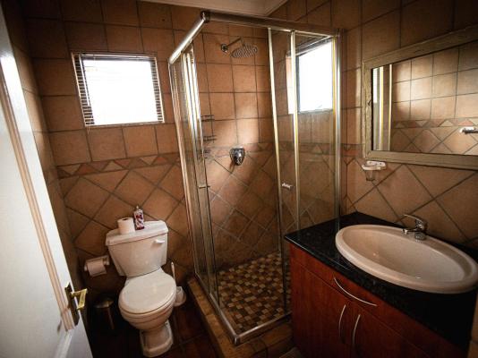 Weavers Nest Guesthouse - 239655