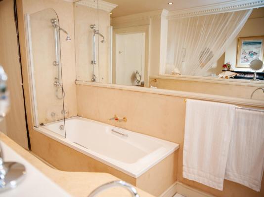 Connie’s Cottages - 239872