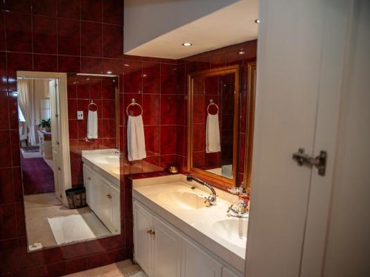 Connie’s Cottages - 239884
