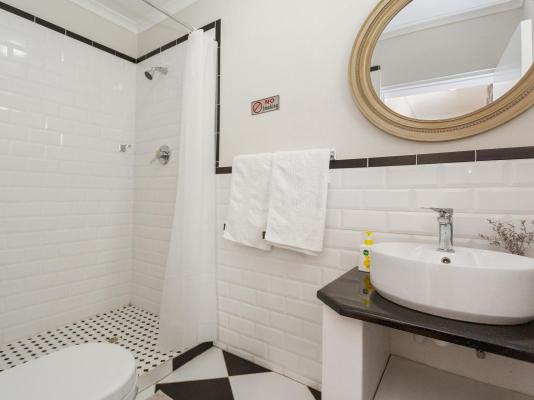 Room image 1