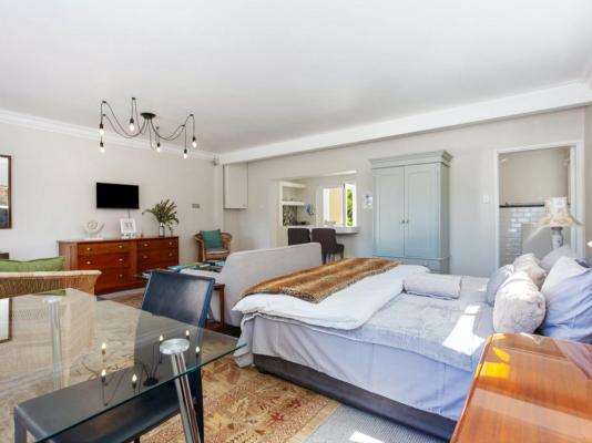 Room image 1