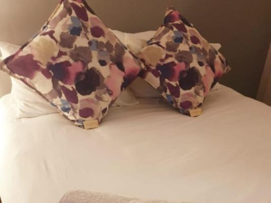 Room image 1