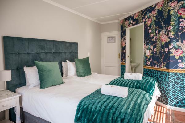 Rozenburg Guest House - 240309