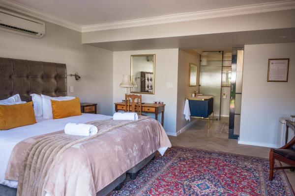 Rozenburg Guest House - 240319