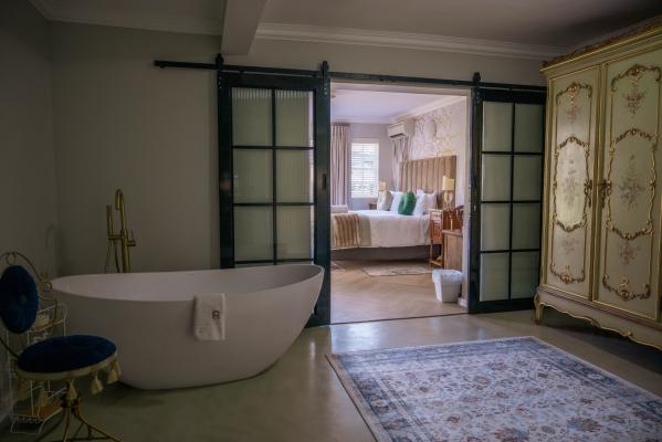 Rozenburg Guest House - 240325