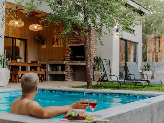 Afri Villa Stays - 240405