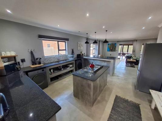 The Goose Guesthouse - 240508