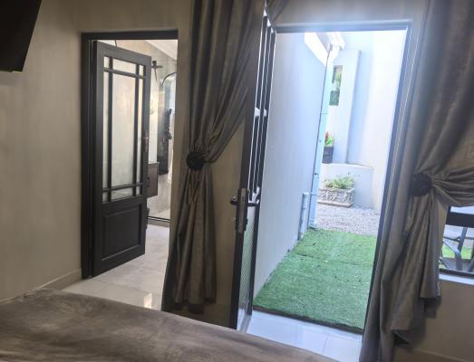 Bryanston Palms Accommodation - 240660