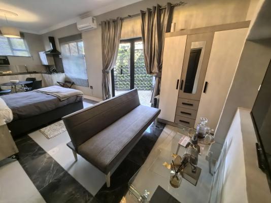 Bryanston Palms Accommodation - 240663