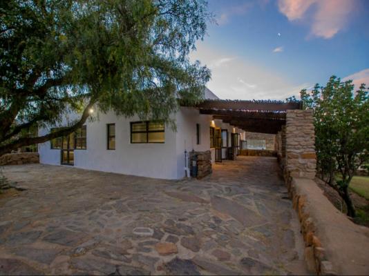 Desert Wind Private Guest and Game Farm - 240740
