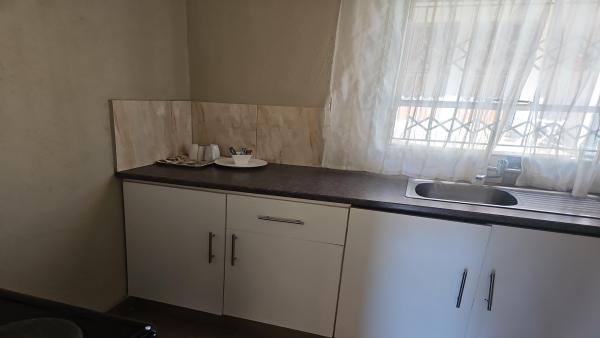 Naledi Lodge and Guesthouse - 240997