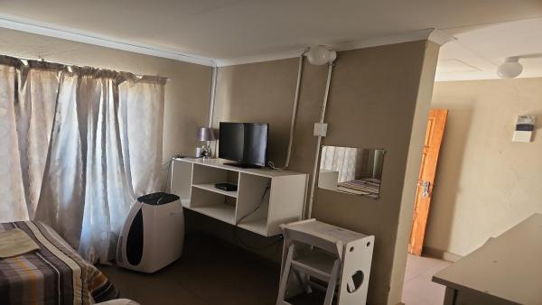 Naledi Lodge and Guesthouse - 241002