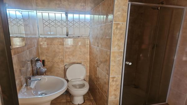 Naledi Lodge and Guesthouse - 241010