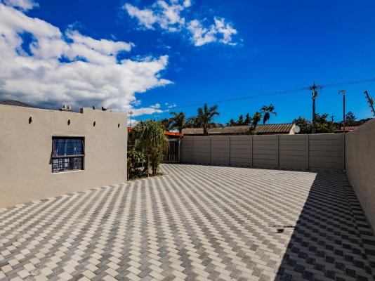 Urban Oaks - 241221