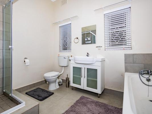 Room image 2