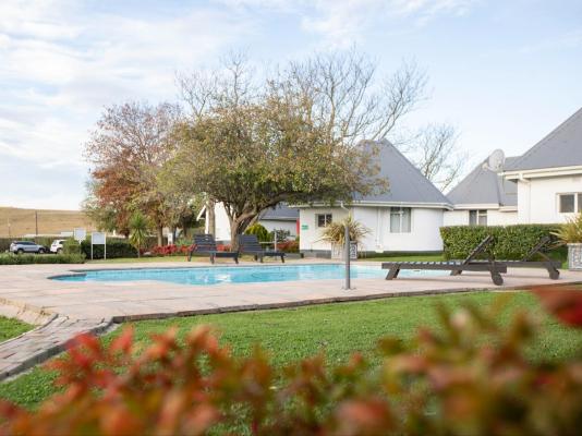 Mount Currie Inn - 242091