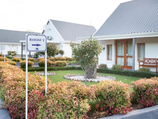 Mount Currie Inn - 242094