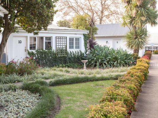 Mount Currie Inn - 242098