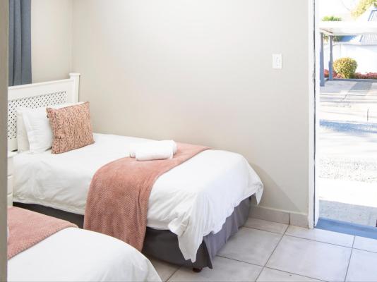 Mount Currie Inn - 242107